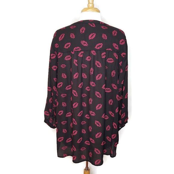 Torrid Georgette Leopard Lips Peasant Blouse Size 3X NWT - Picture 5 of 6